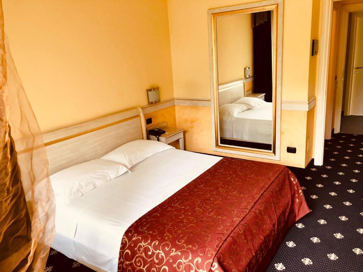 Hotel Malpensa Inn Aereoporto Tornavento  ภายนอก รูปภาพ