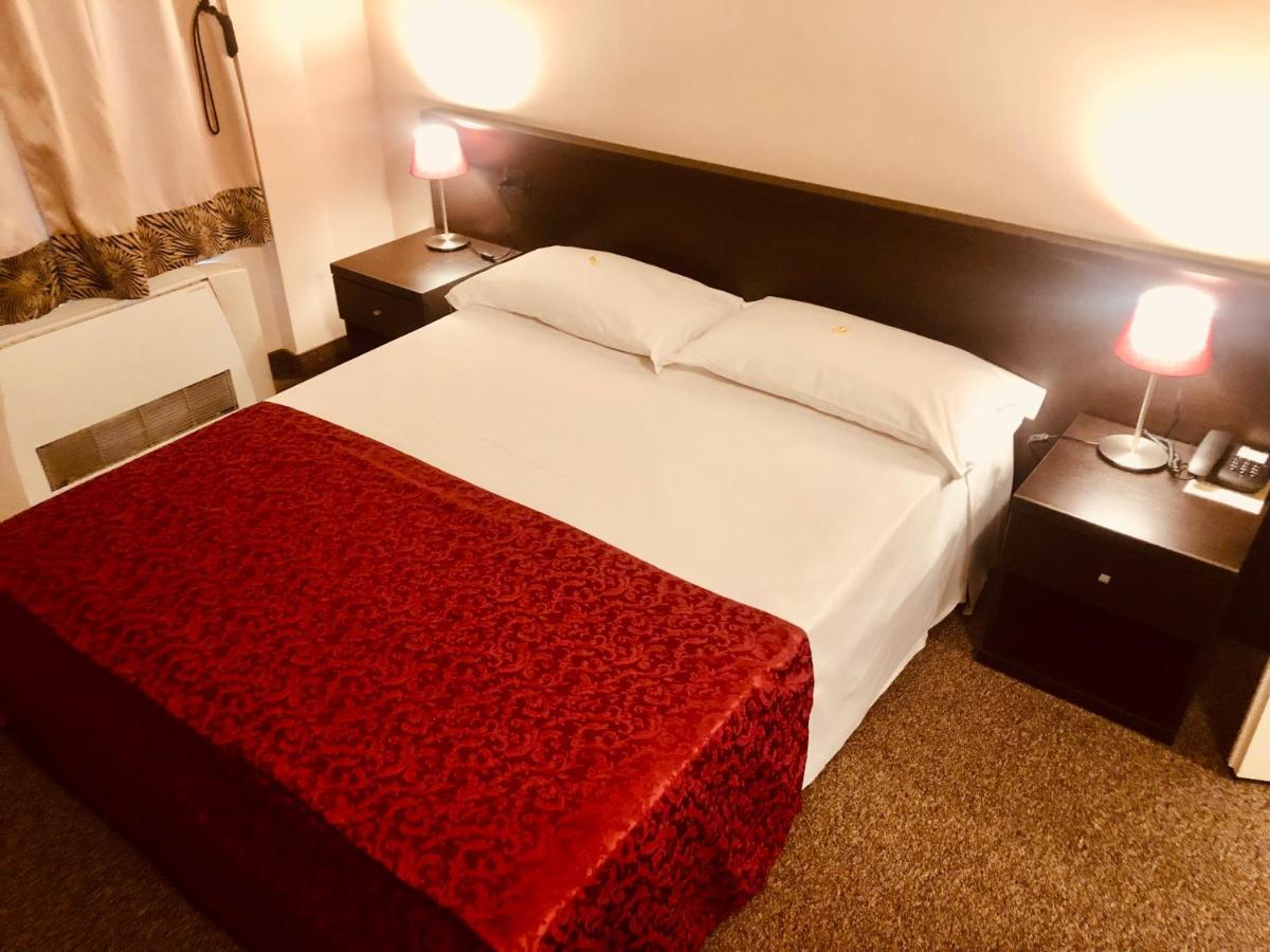 Hotel Malpensa Inn Aereoporto Tornavento  ภายนอก รูปภาพ