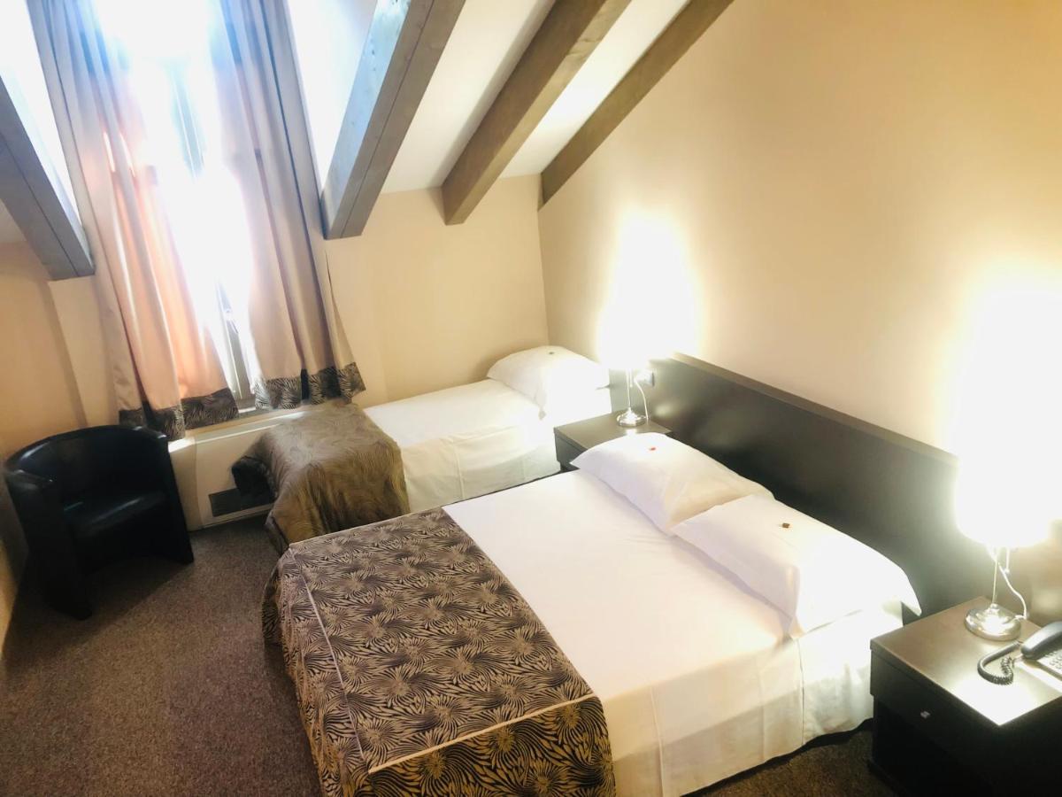 Hotel Malpensa Inn Aereoporto Tornavento  ภายนอก รูปภาพ