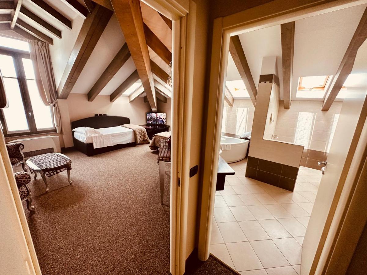 Hotel Malpensa Inn Aereoporto Tornavento  ภายนอก รูปภาพ