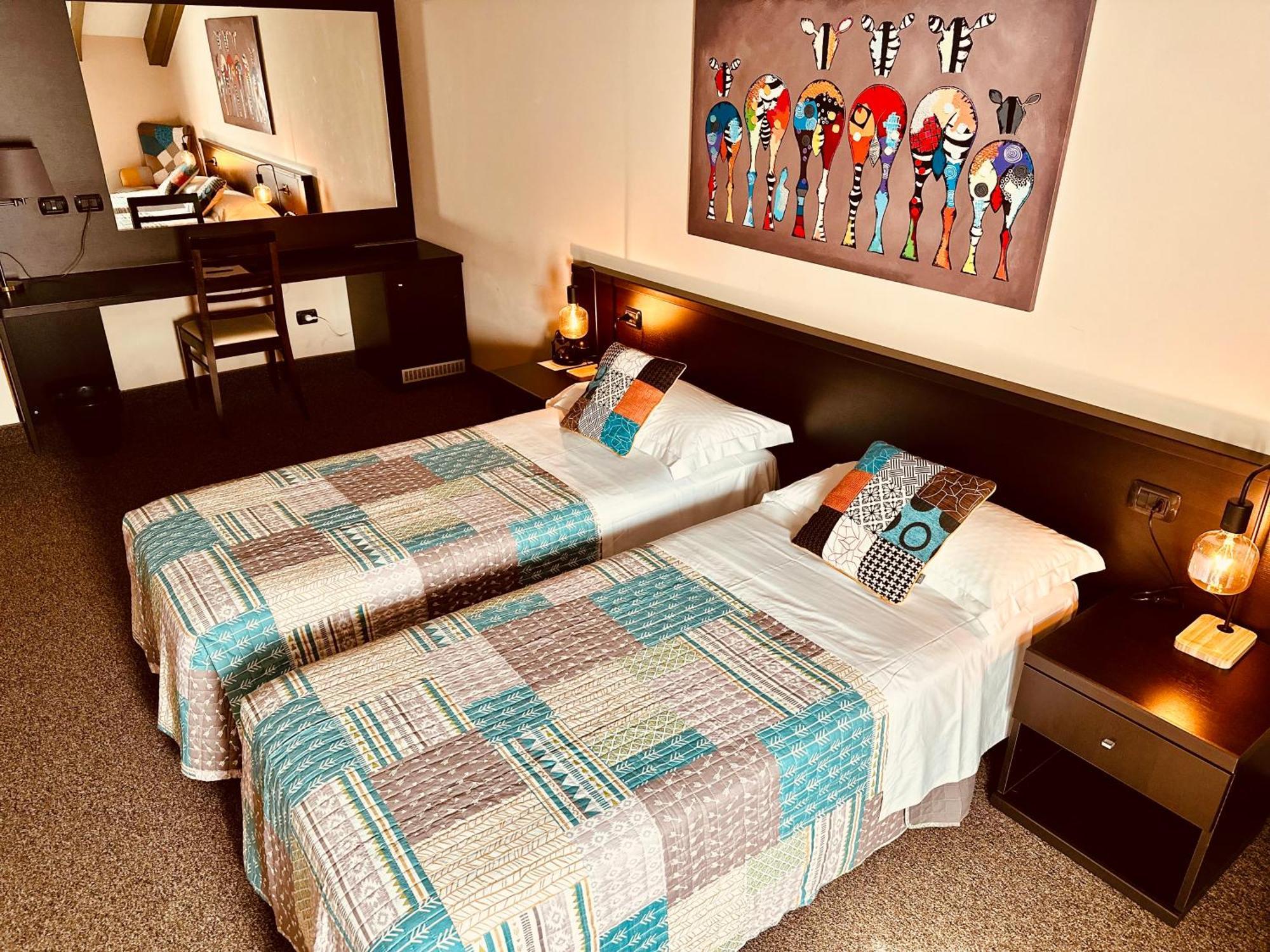 Hotel Malpensa Inn Aereoporto Tornavento  ภายนอก รูปภาพ