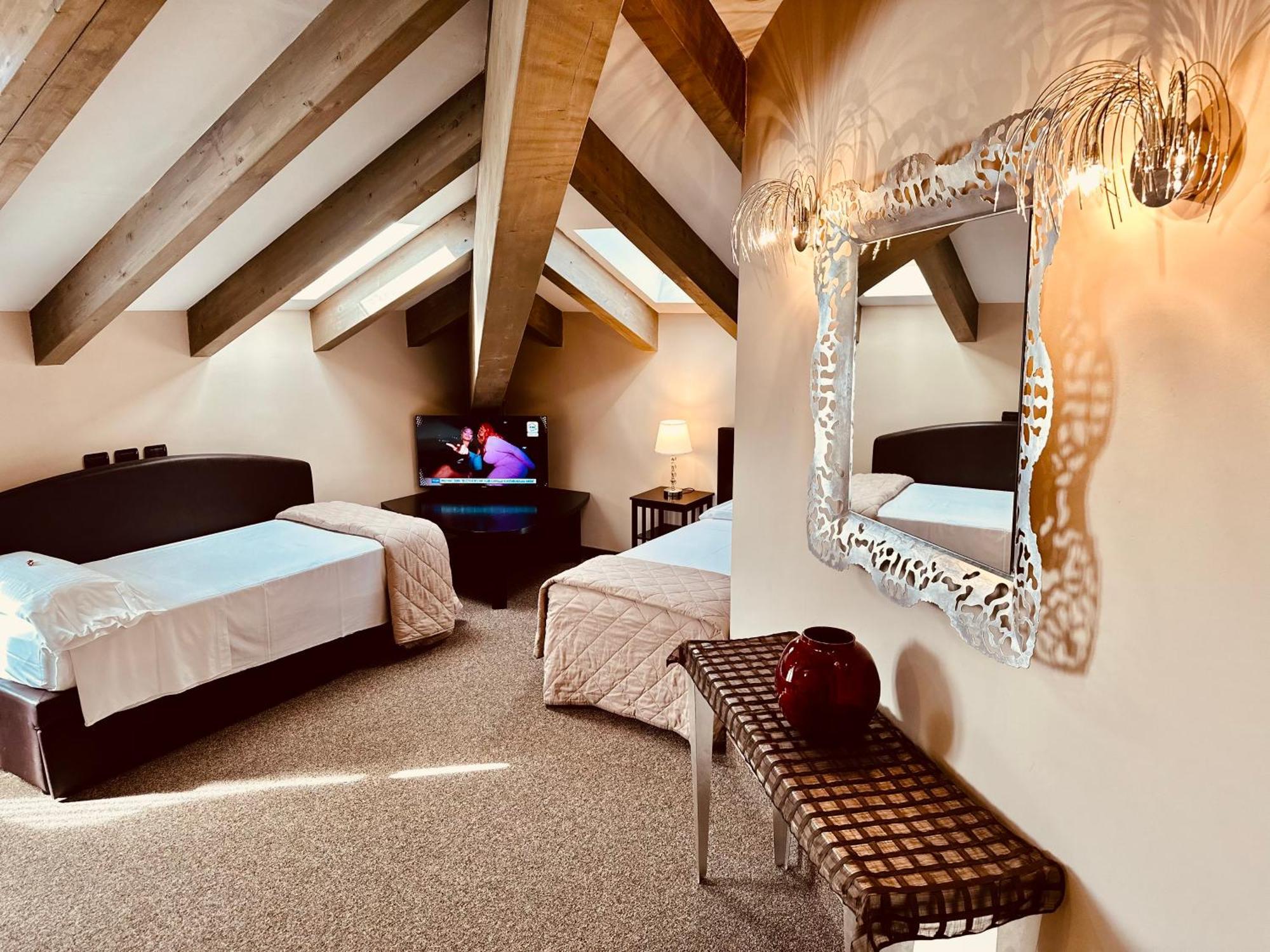 Hotel Malpensa Inn Aereoporto Tornavento  ภายนอก รูปภาพ