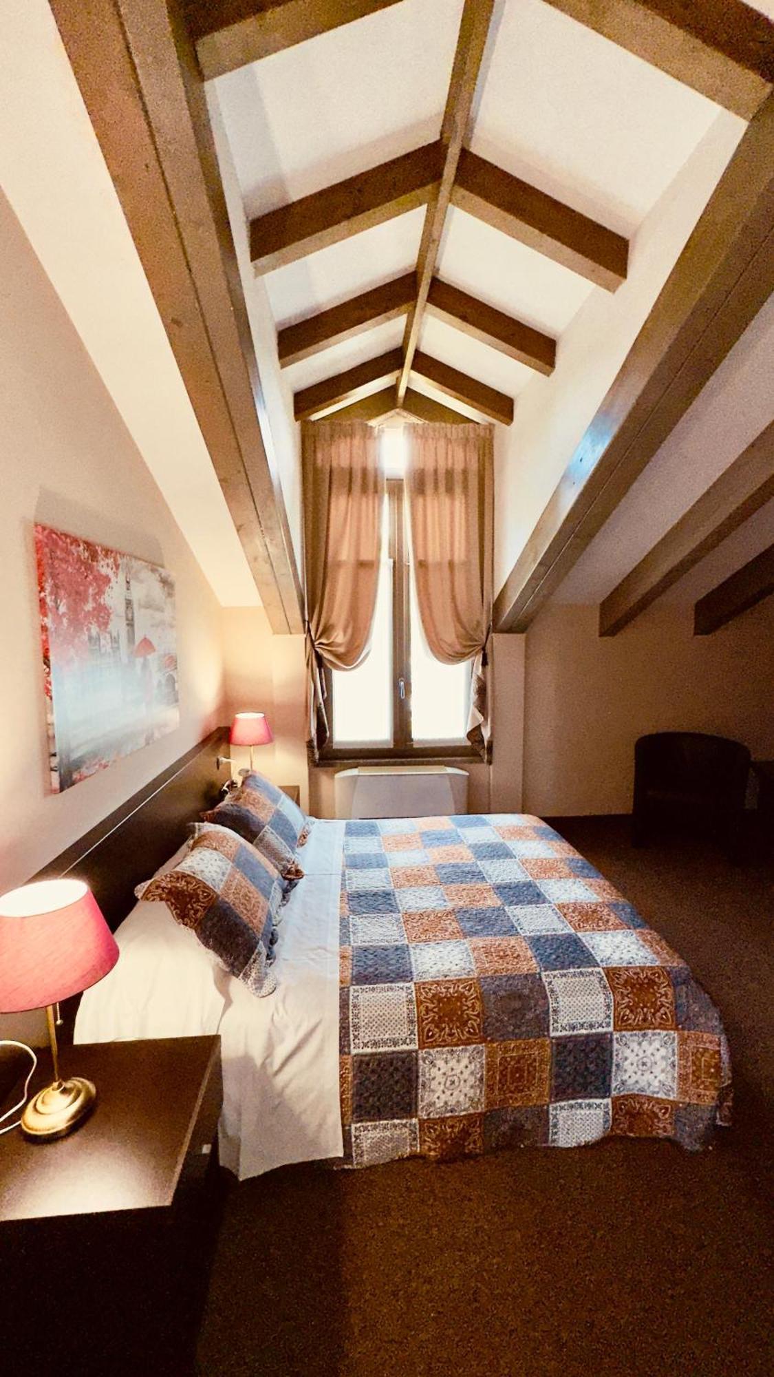 Hotel Malpensa Inn Aereoporto Tornavento  ภายนอก รูปภาพ